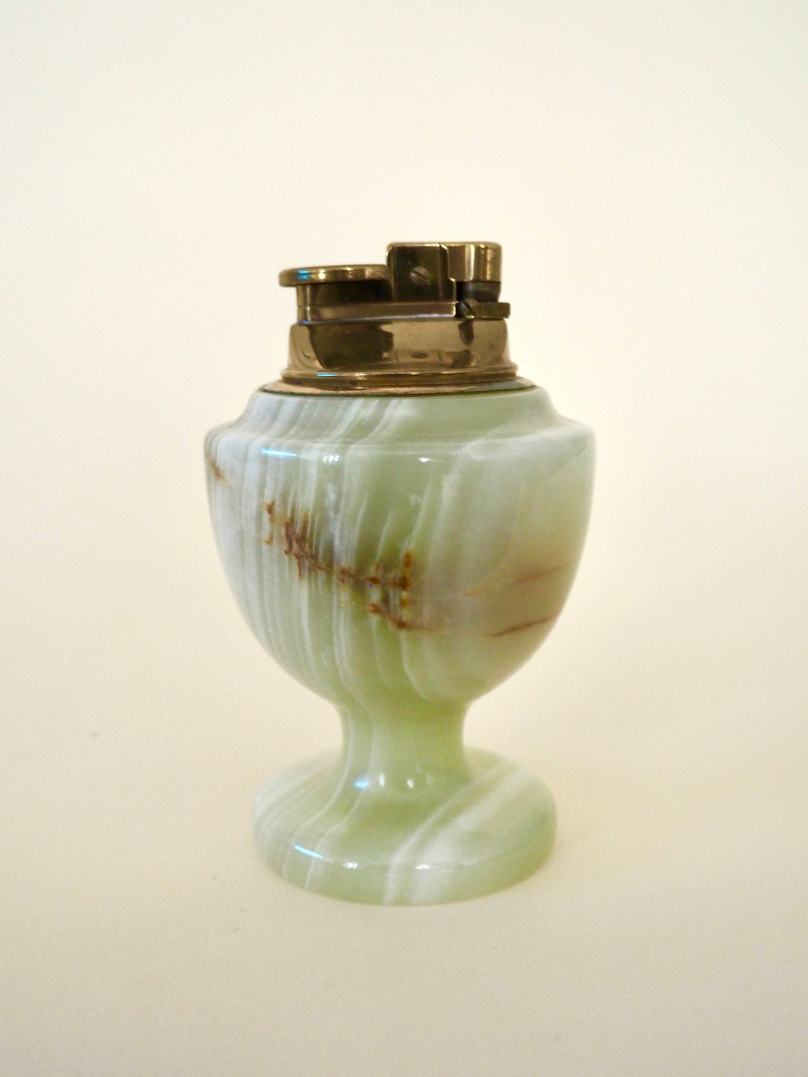 Briquet de table en onyx vert