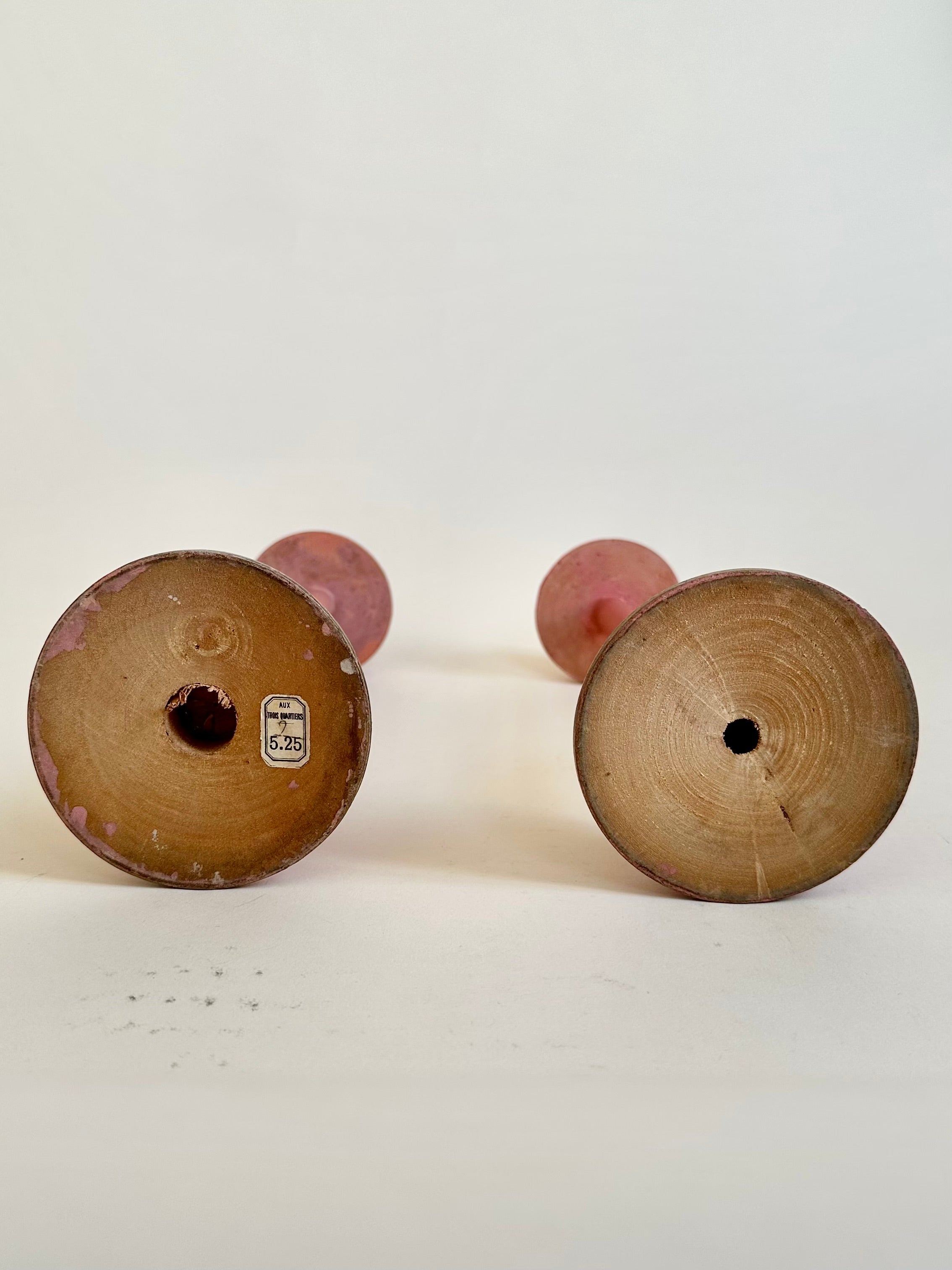 Paire d’anciens porte-chapeaux en bois