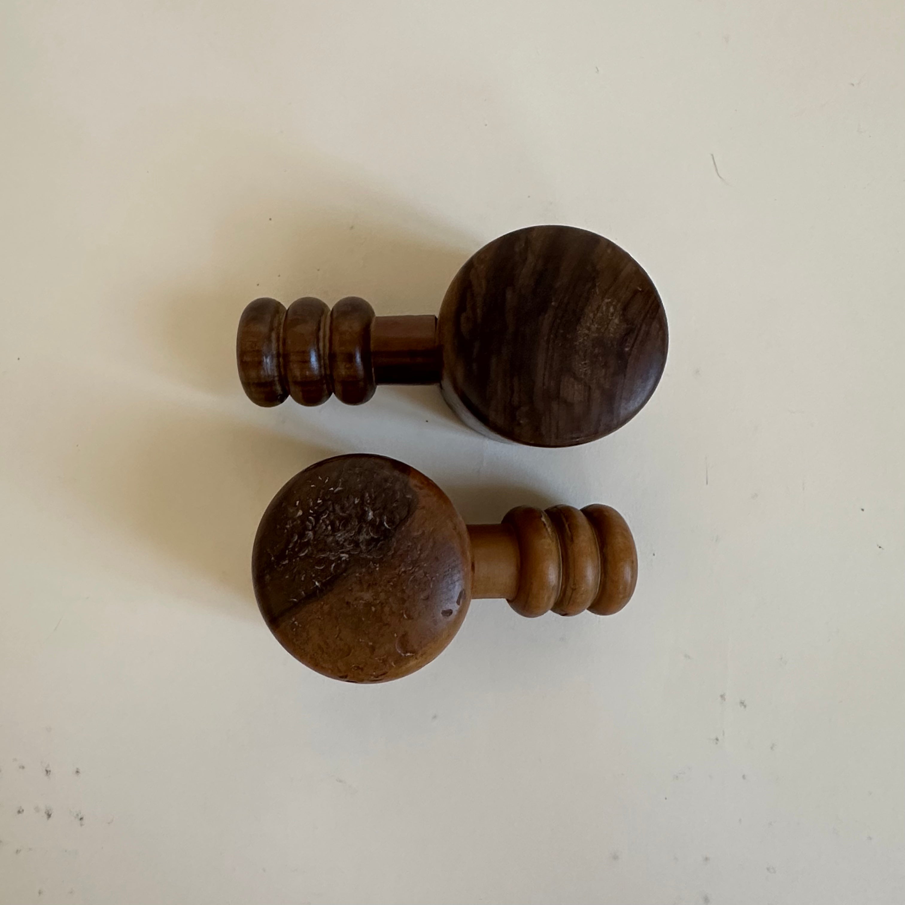 Paire de casses-noix en bois