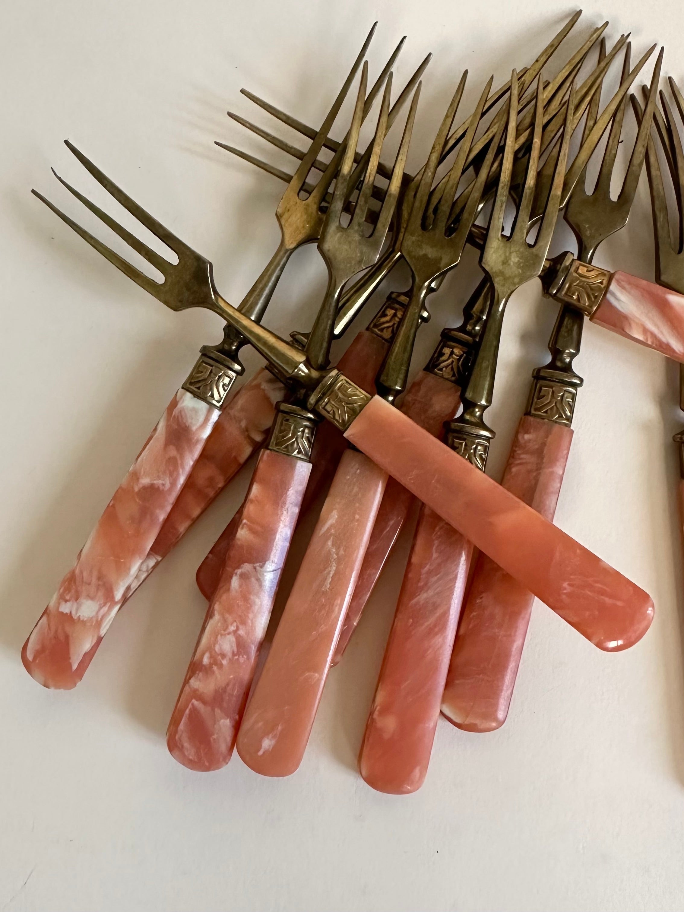 Service à dessert 24 pièces avec manches en nacre rose