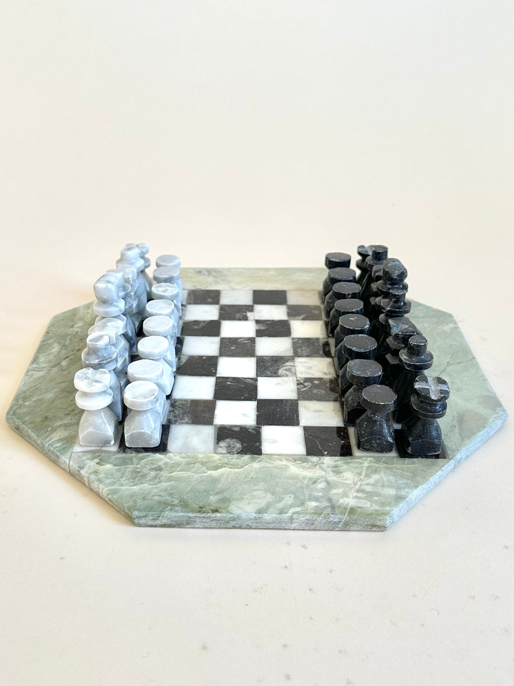 Jeu d’échecs en marbre et onyx