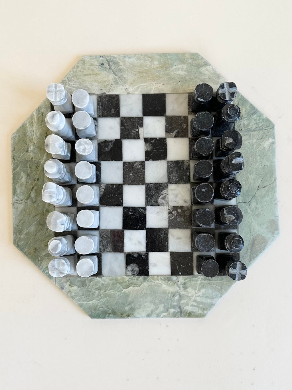 Jeu d’échecs en marbre et onyx