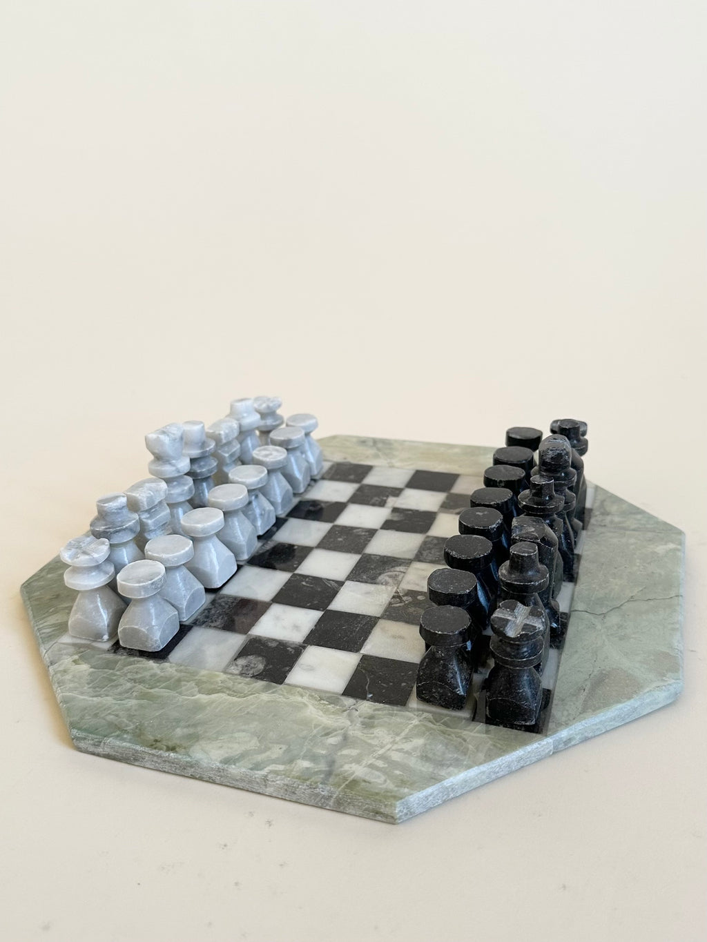 Jeu d’échecs en marbre et onyx