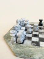 Jeu d’échecs en marbre et onyx