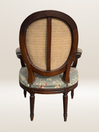 Fauteuil médaillon de style Louis XVI