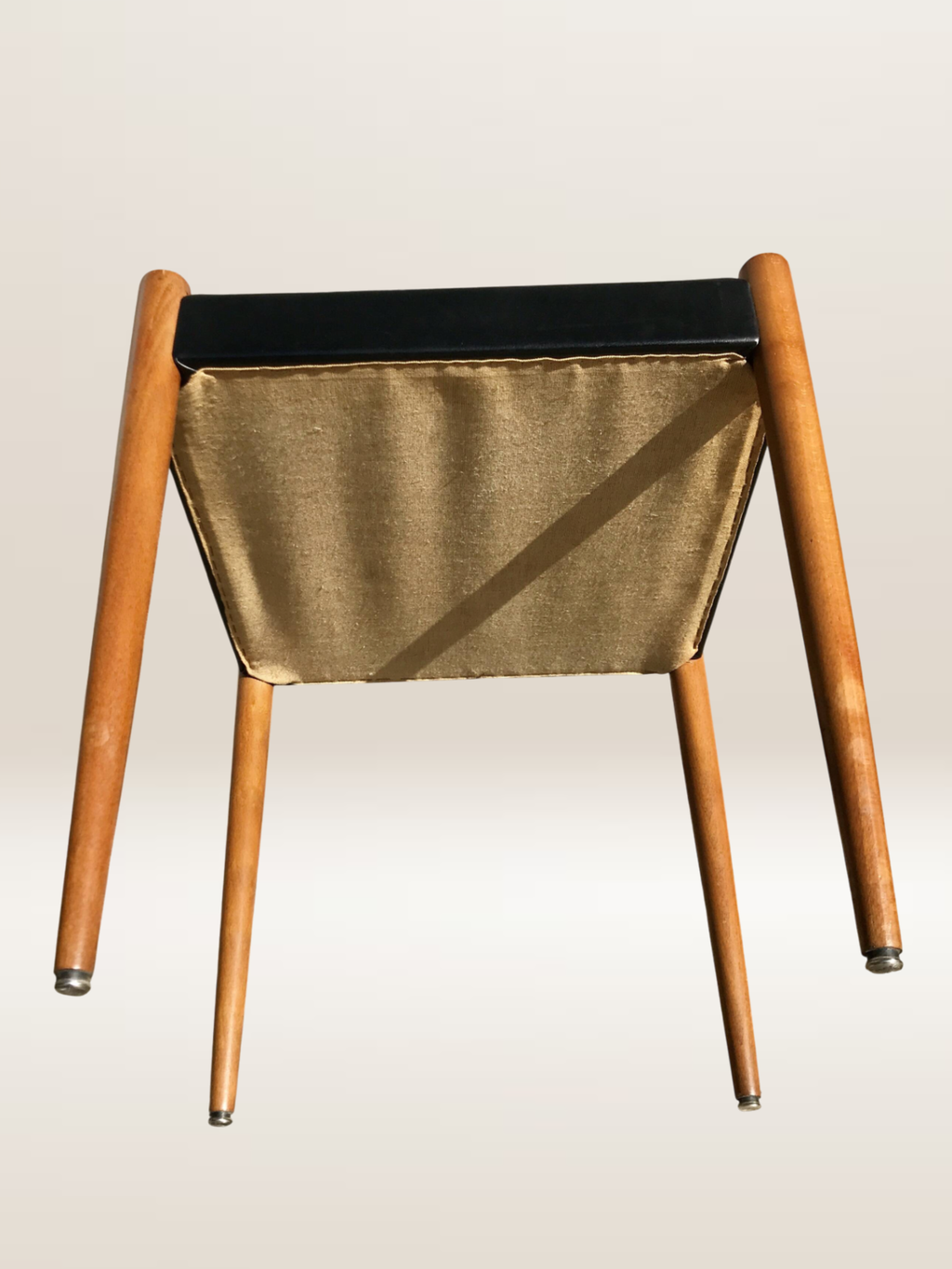 Set de 6 chaises modernistes avec assises en skaï noir