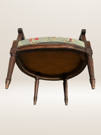 Fauteuil médaillon de style Louis XVI