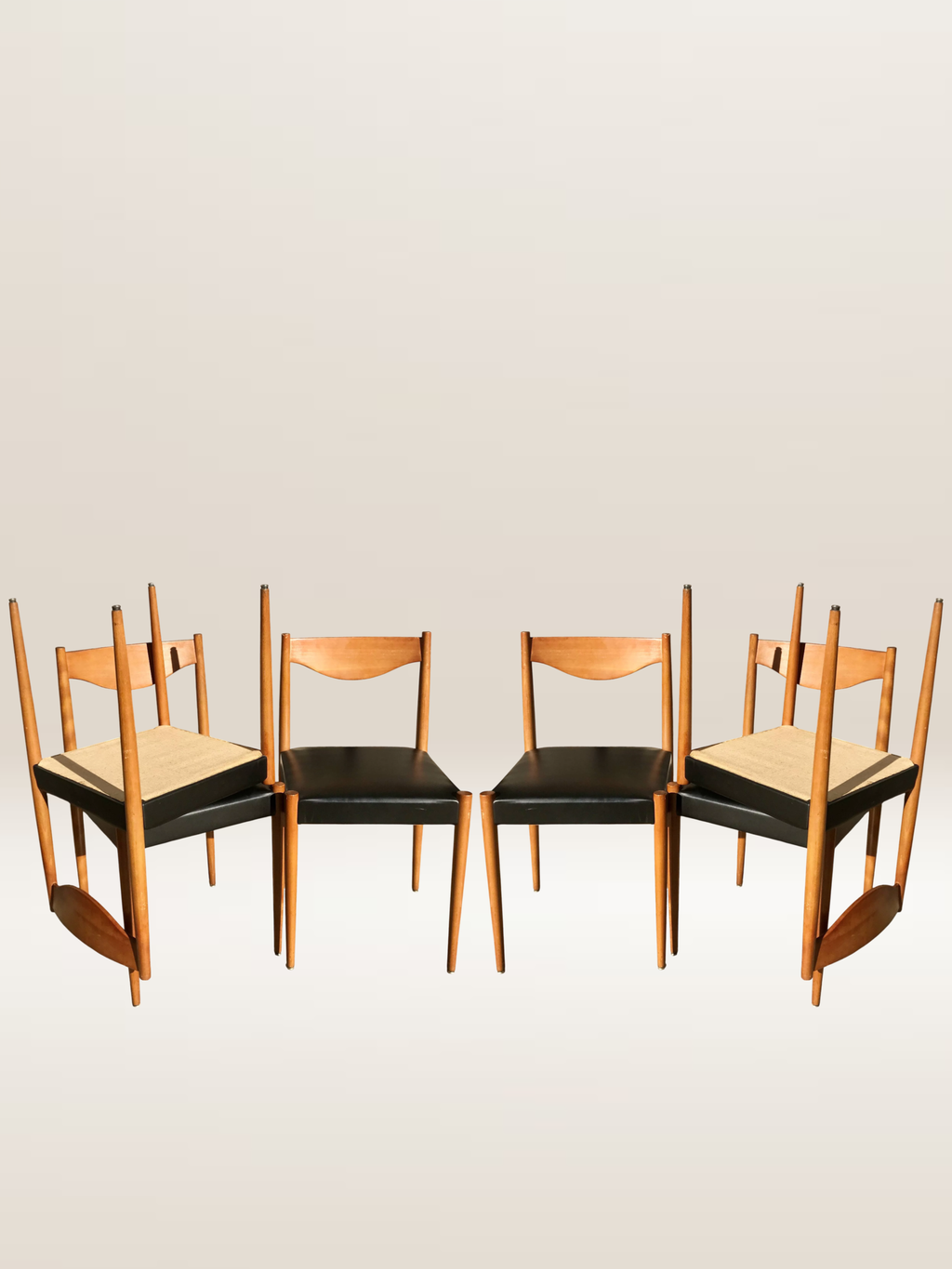 Set de 6 chaises modernistes avec assises en skaï noir