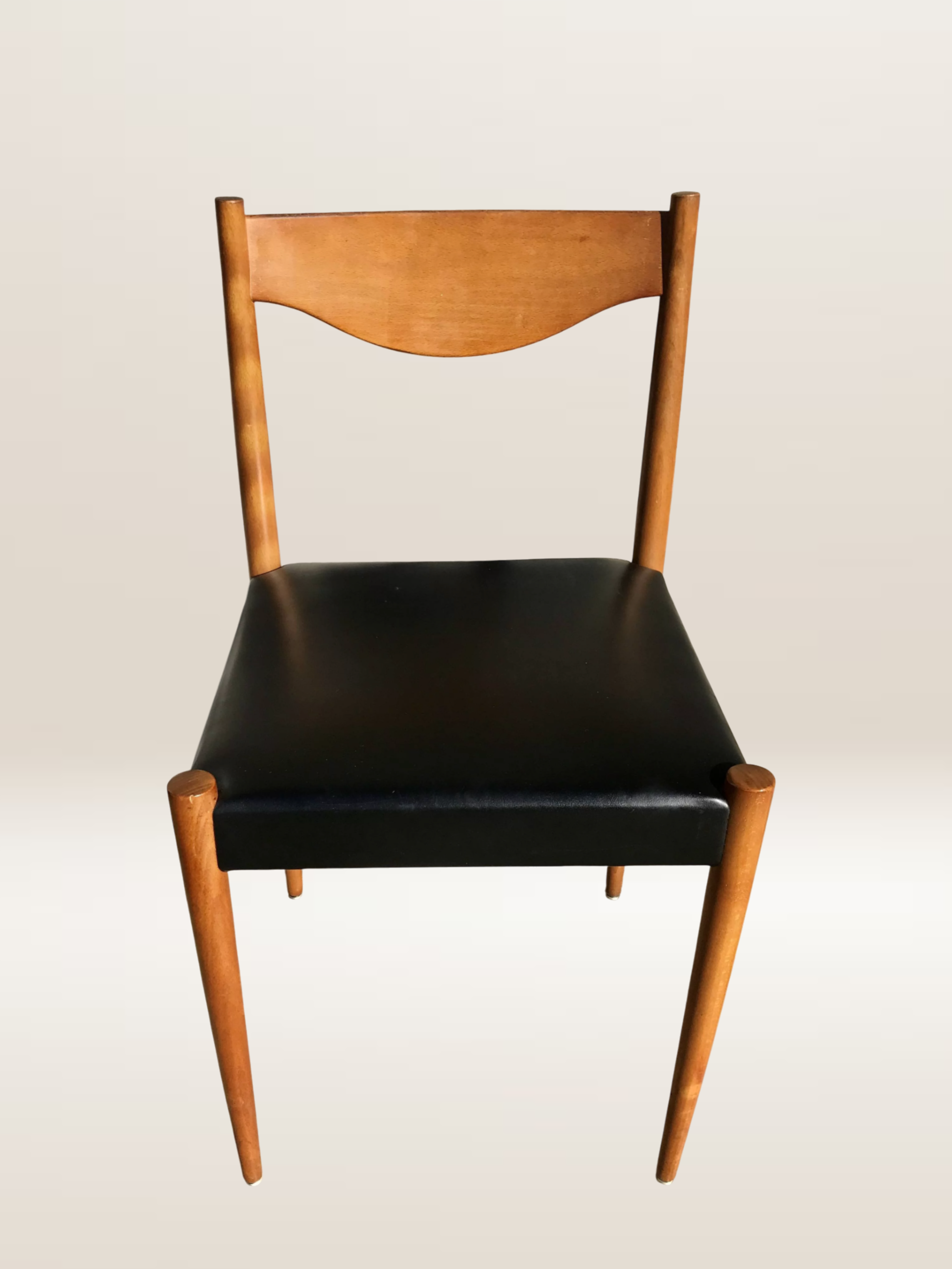Set de 6 chaises modernistes avec assises en skaï noir