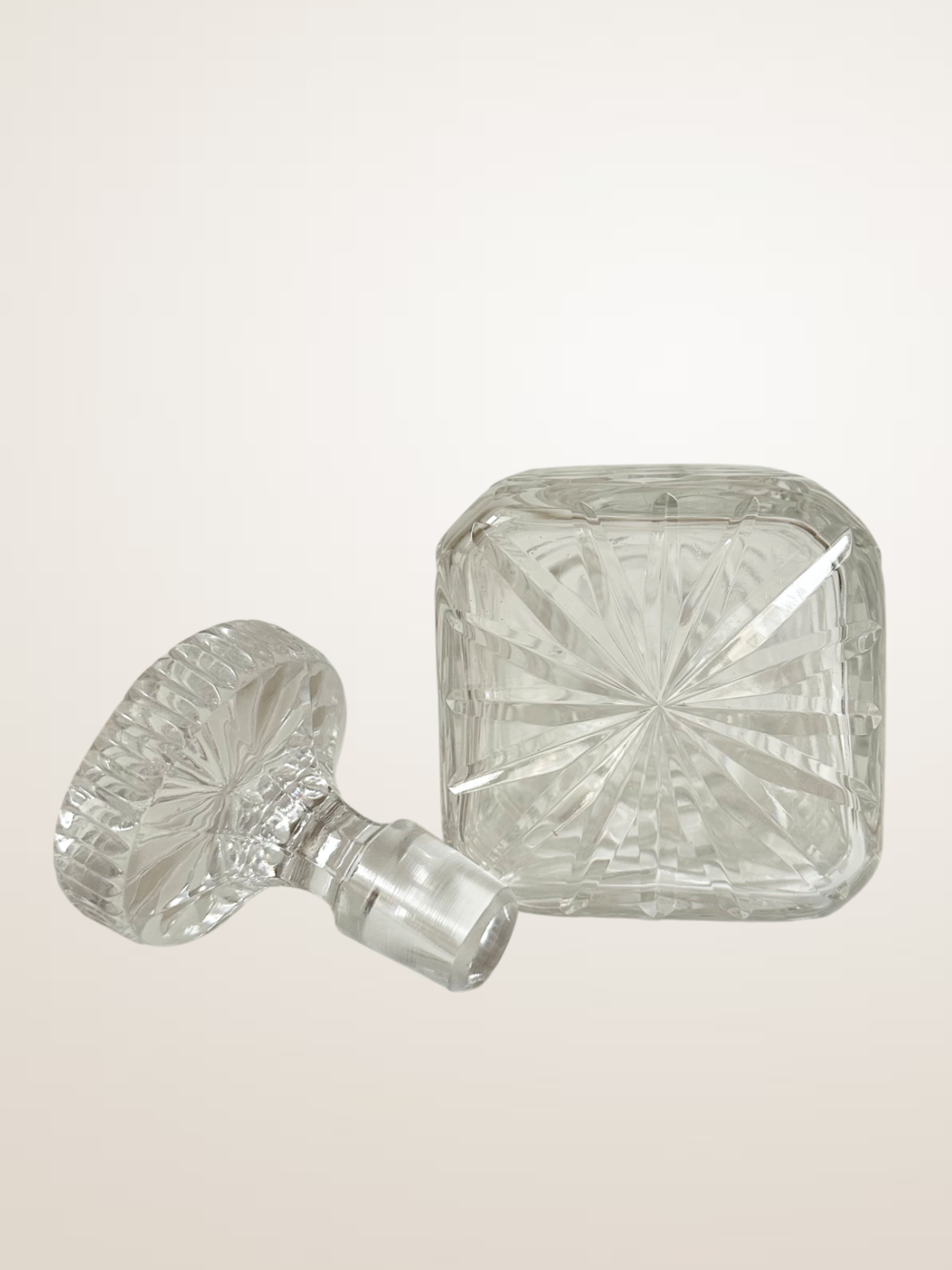 Carafe à whisky en cristal taillé