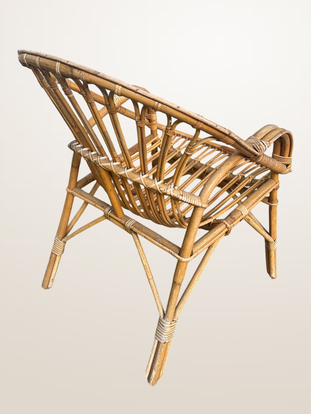 Fauteuil corbeille en rotin
