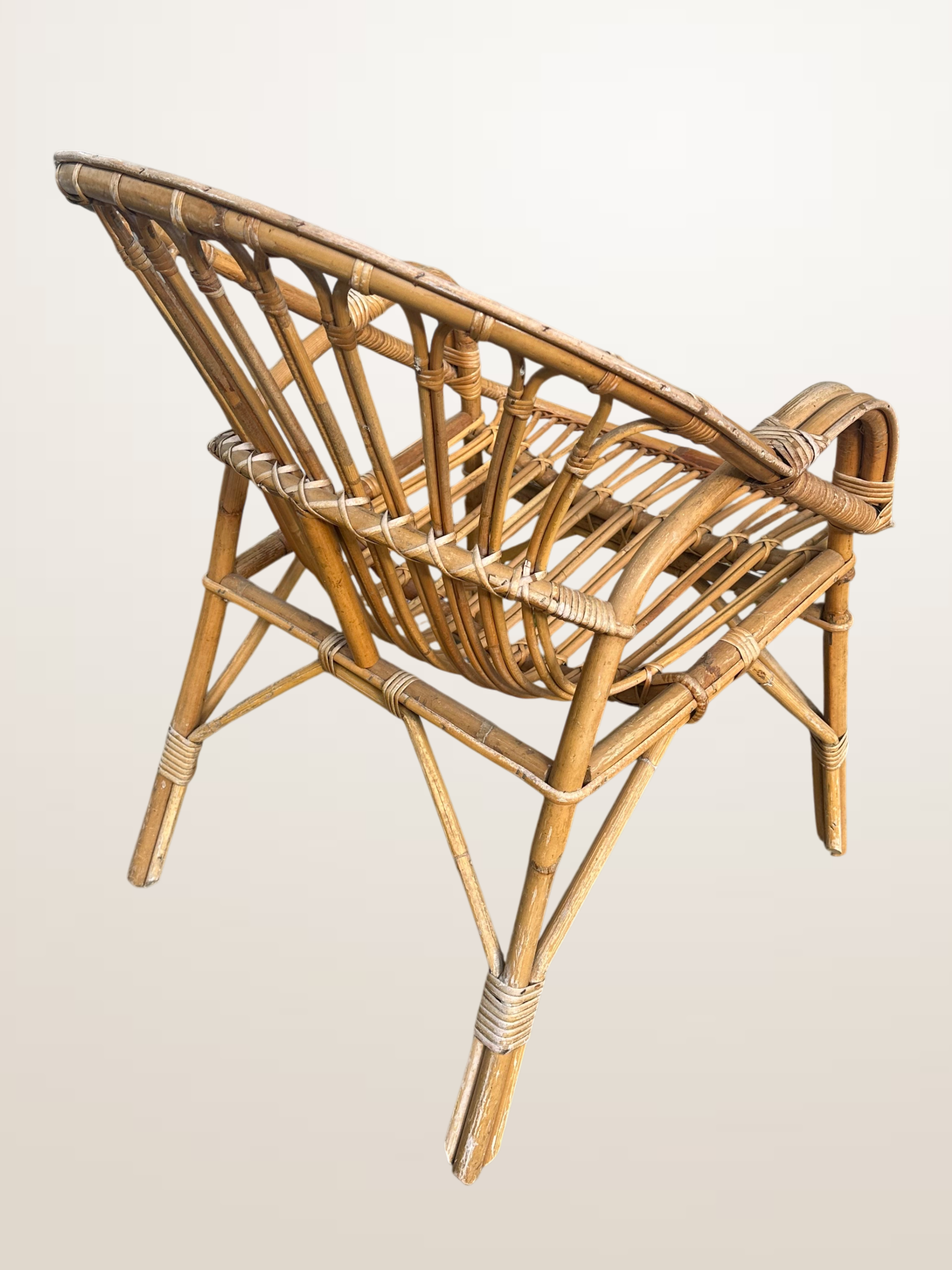Fauteuil corbeille en rotin