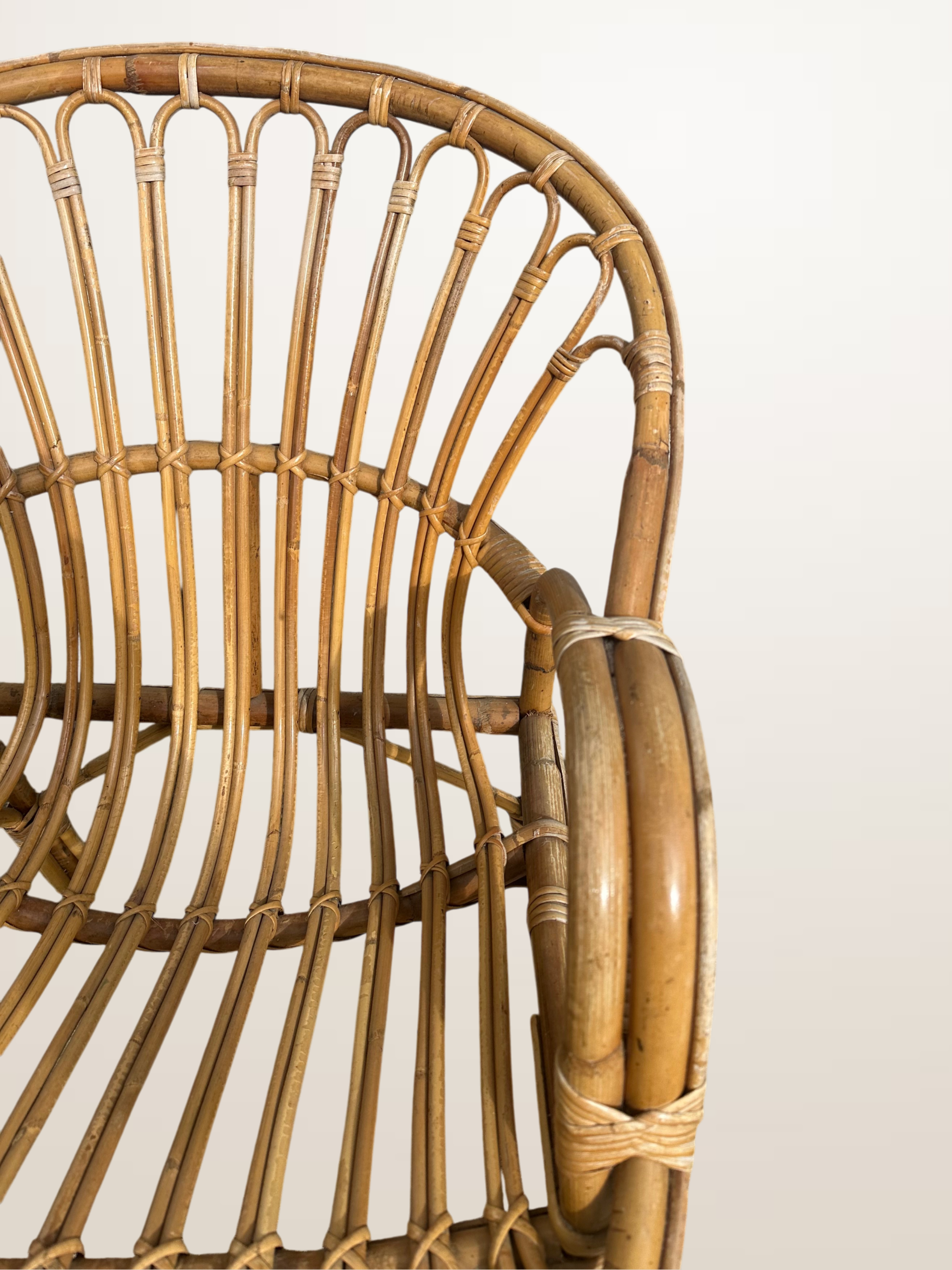Fauteuil corbeille en rotin