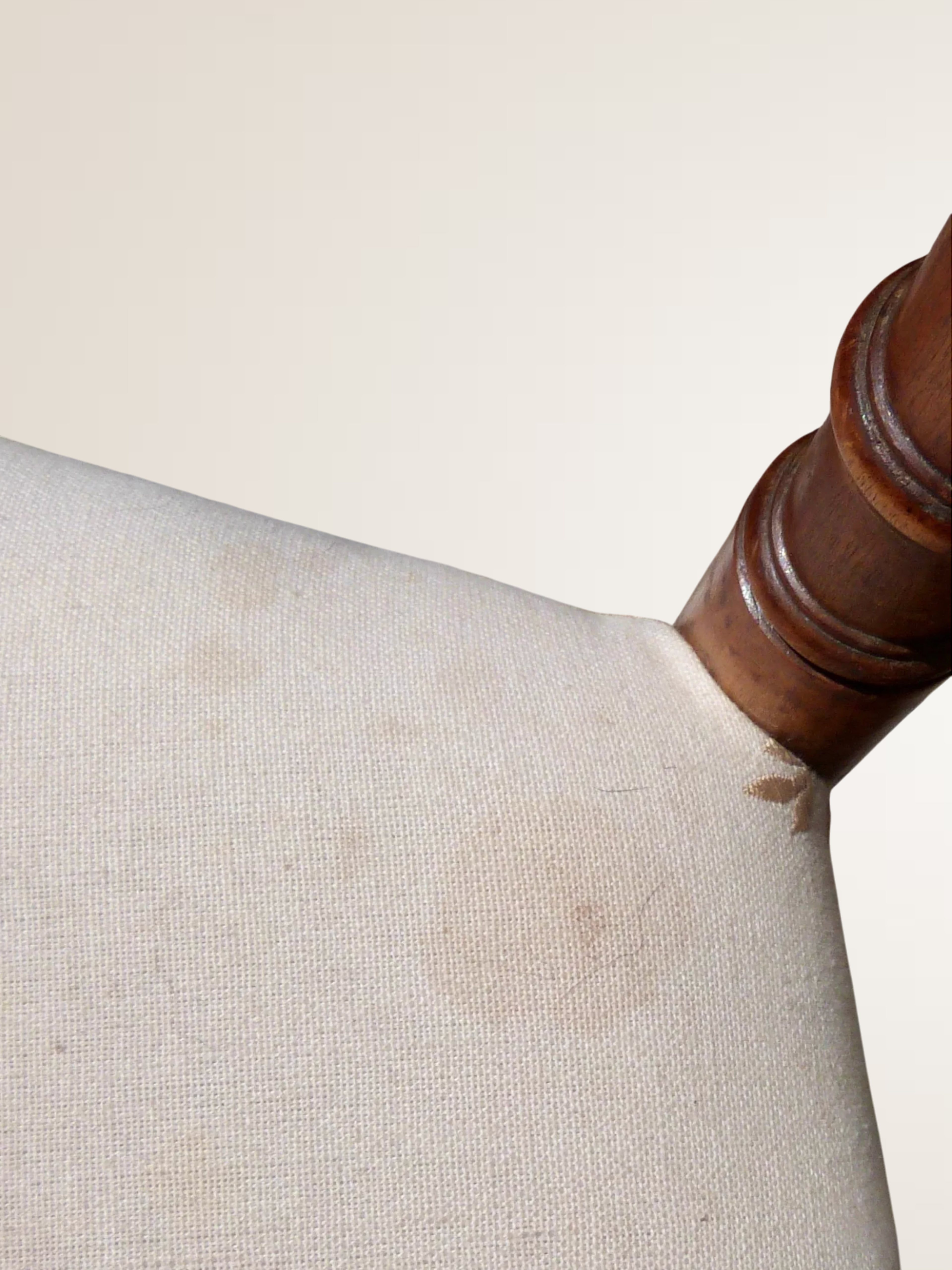 Paire de chaises volantes avec assise tapissée