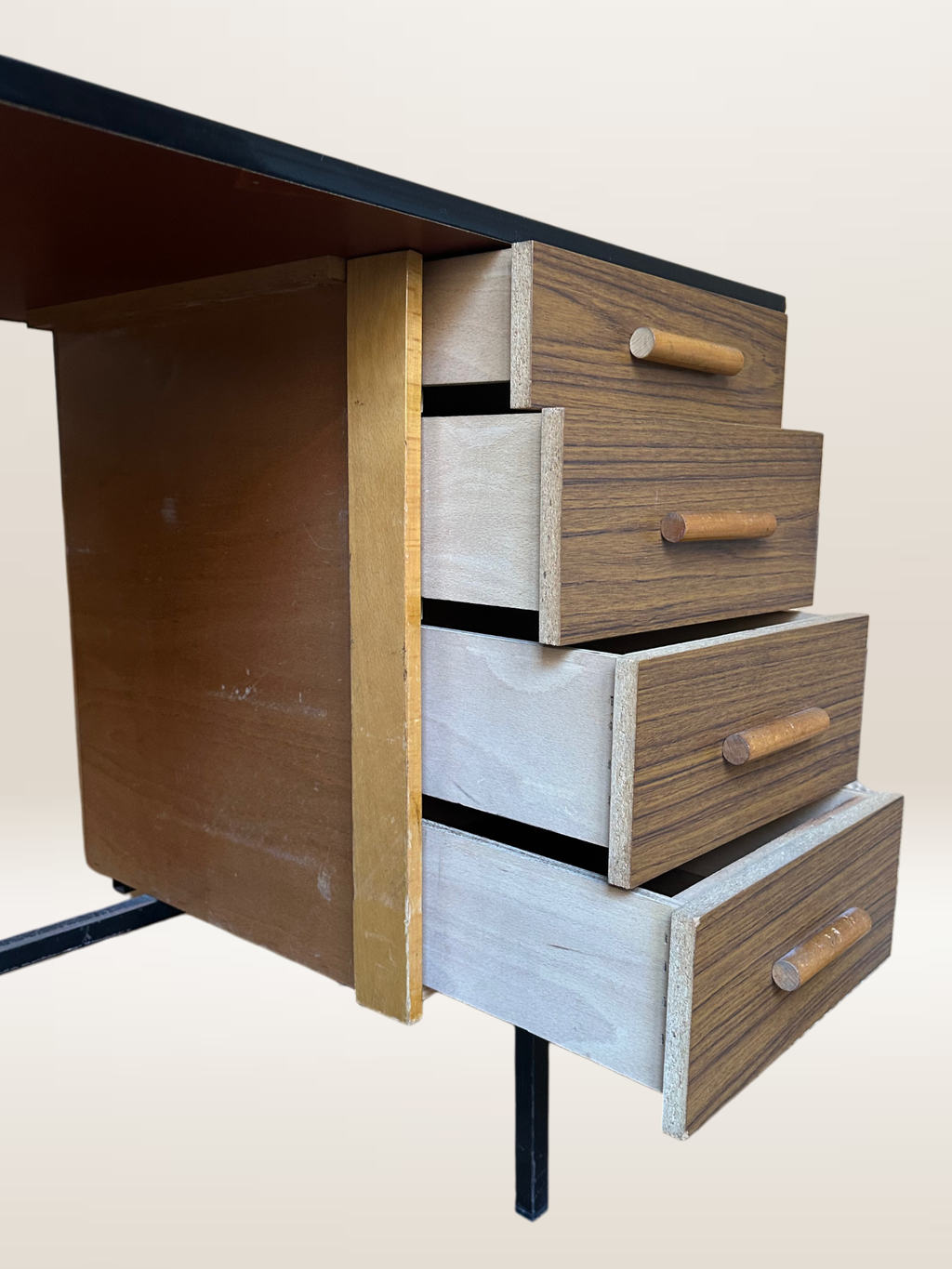 Bureau vintage en formica et métal