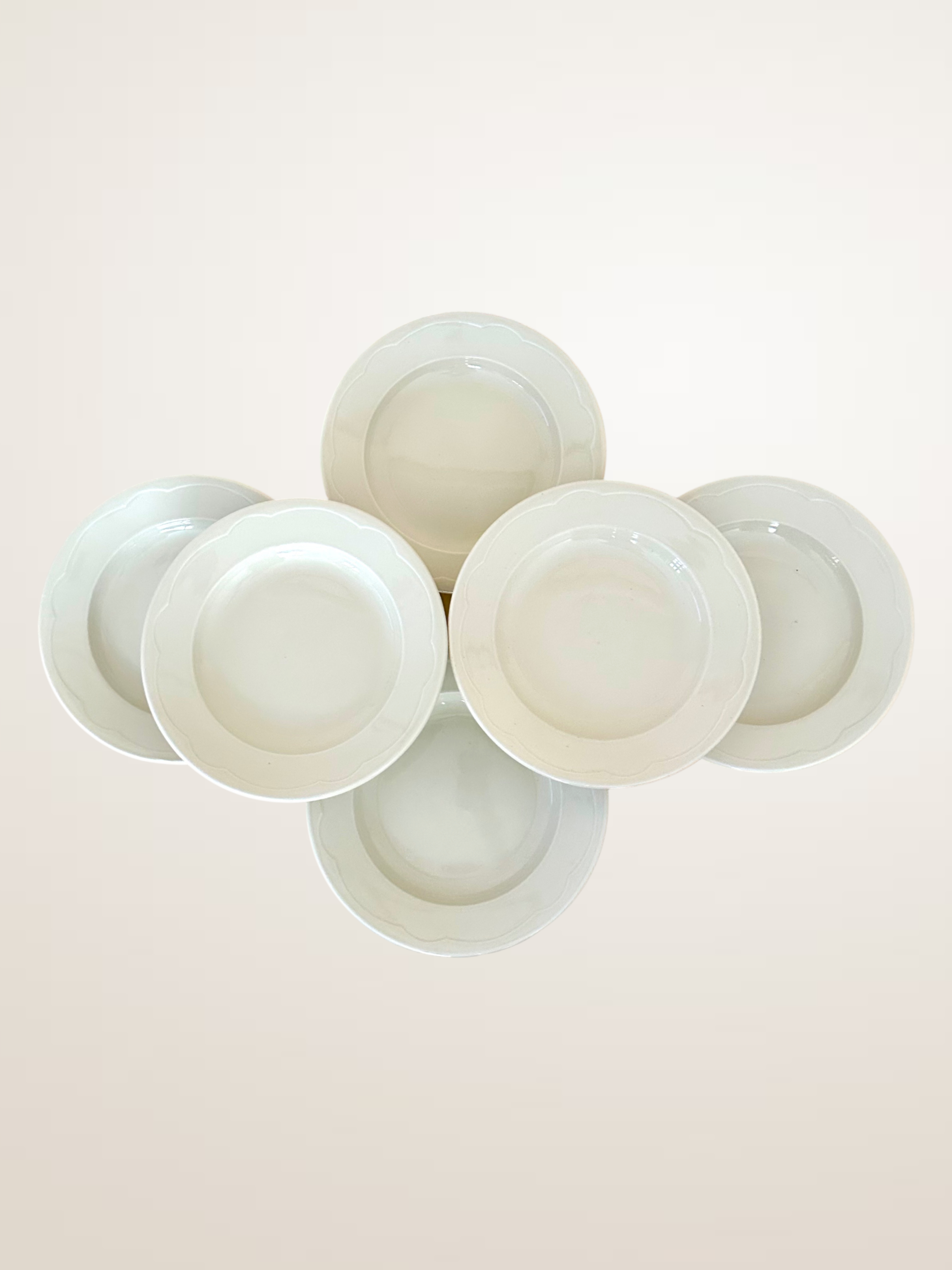 Service de six assiettes creuses en porcelaine blanche Pillivuyt