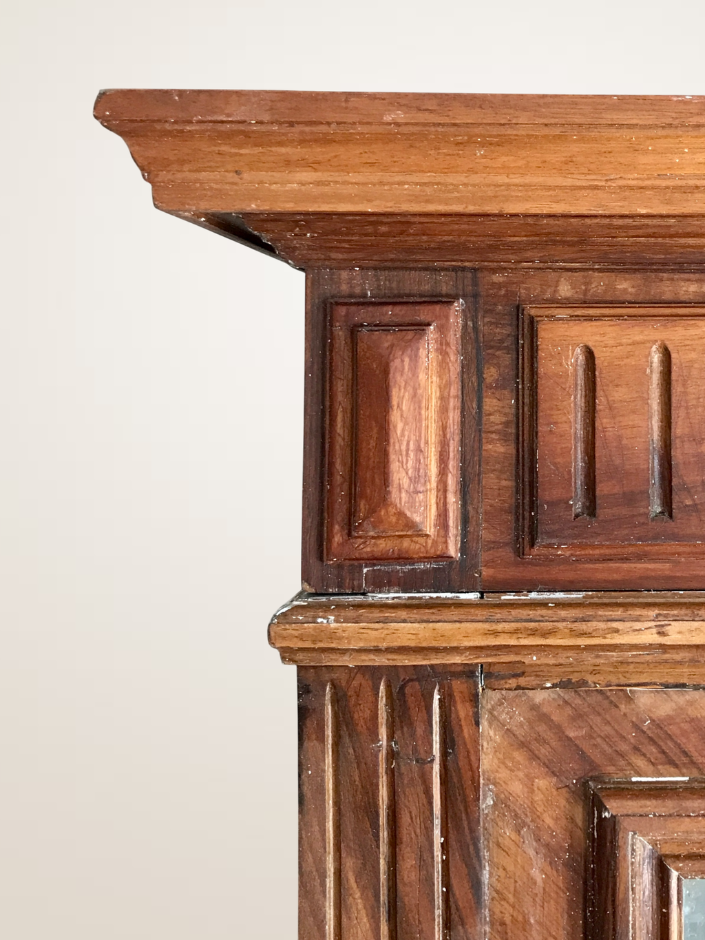 Vitrine ancienne en bois massif