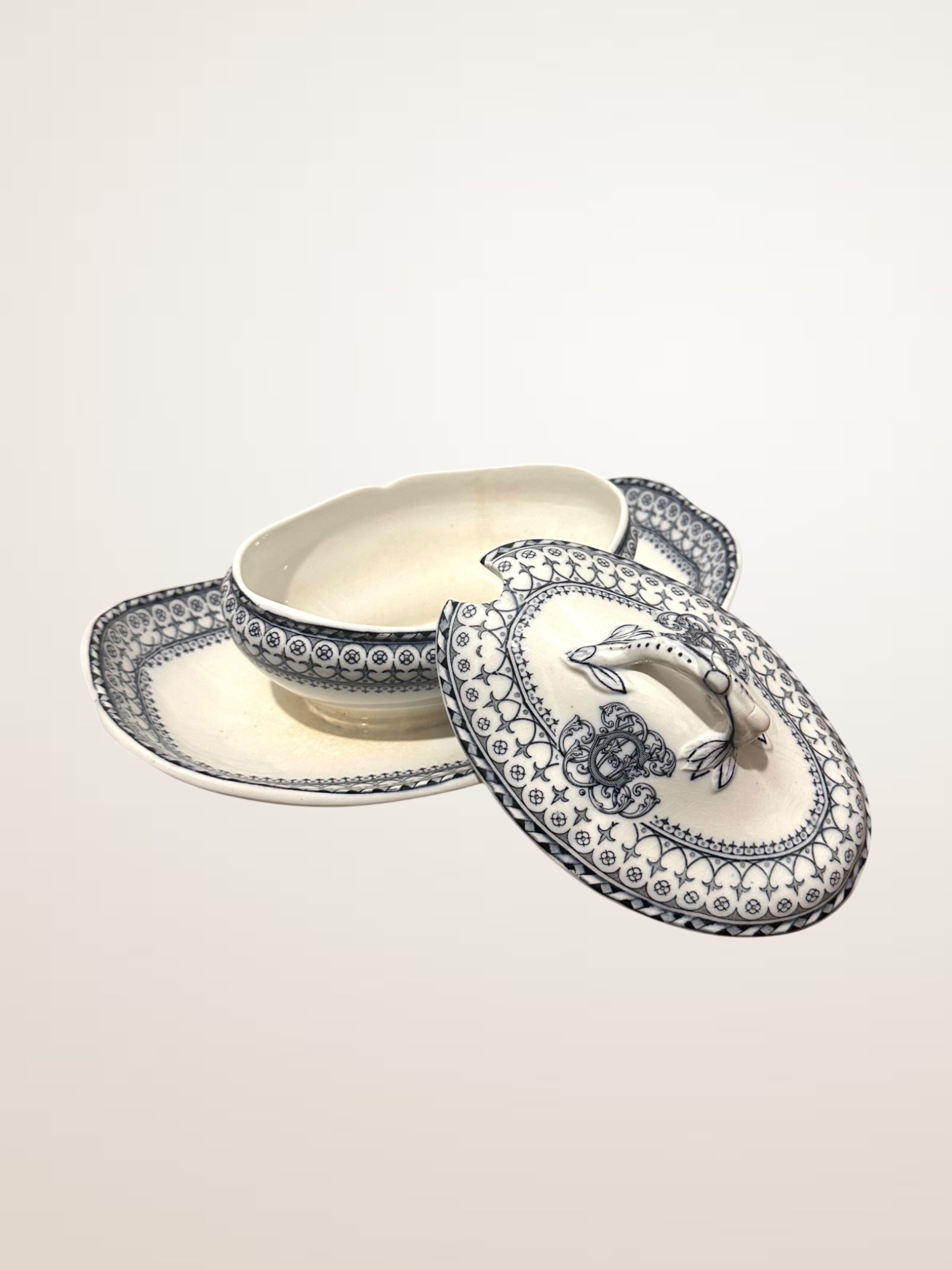 Pot à sauce en faïence fine Mintons à décor imprimé bleu