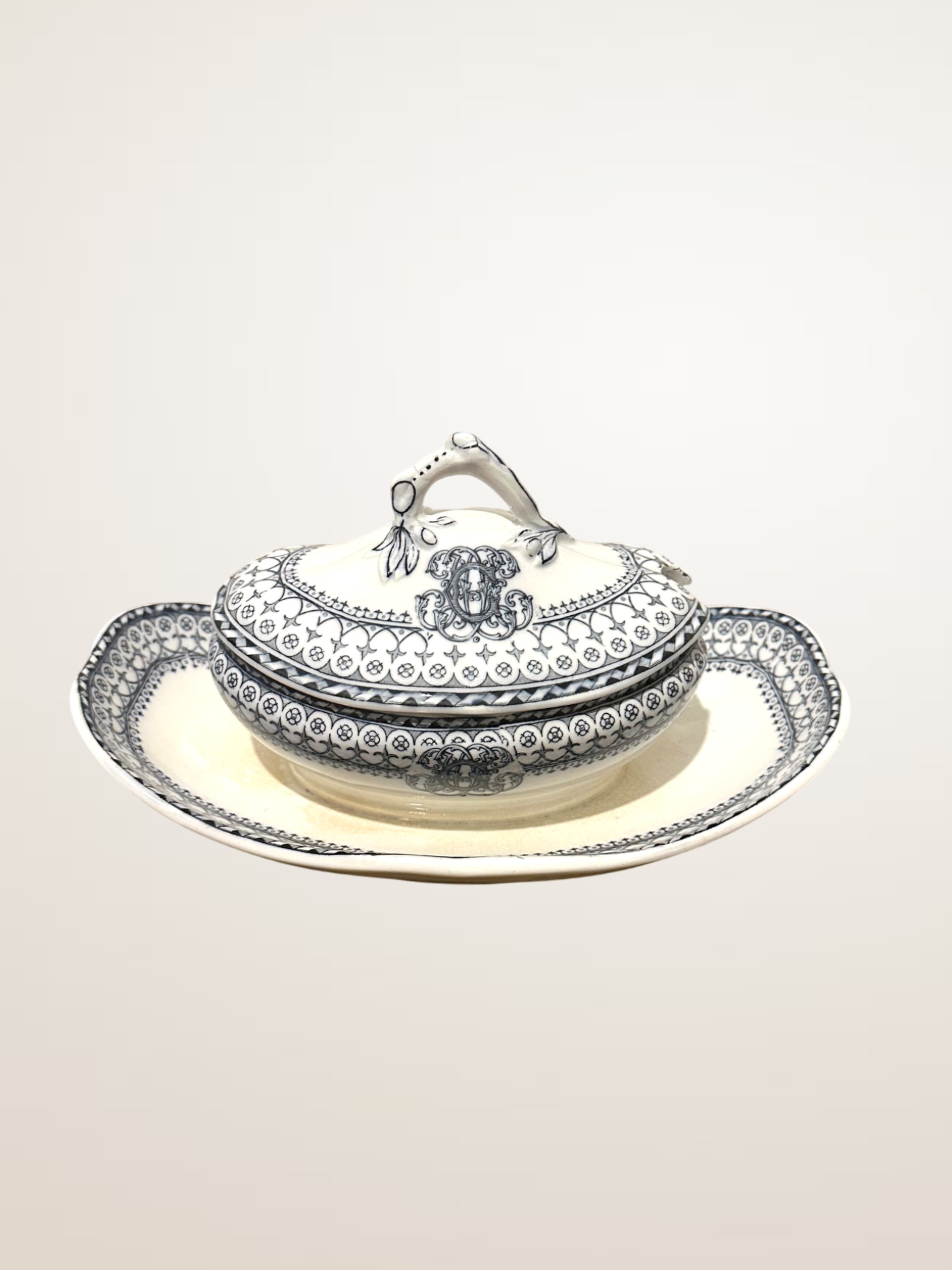 Pot à sauce en faïence fine Mintons à décor imprimé bleu