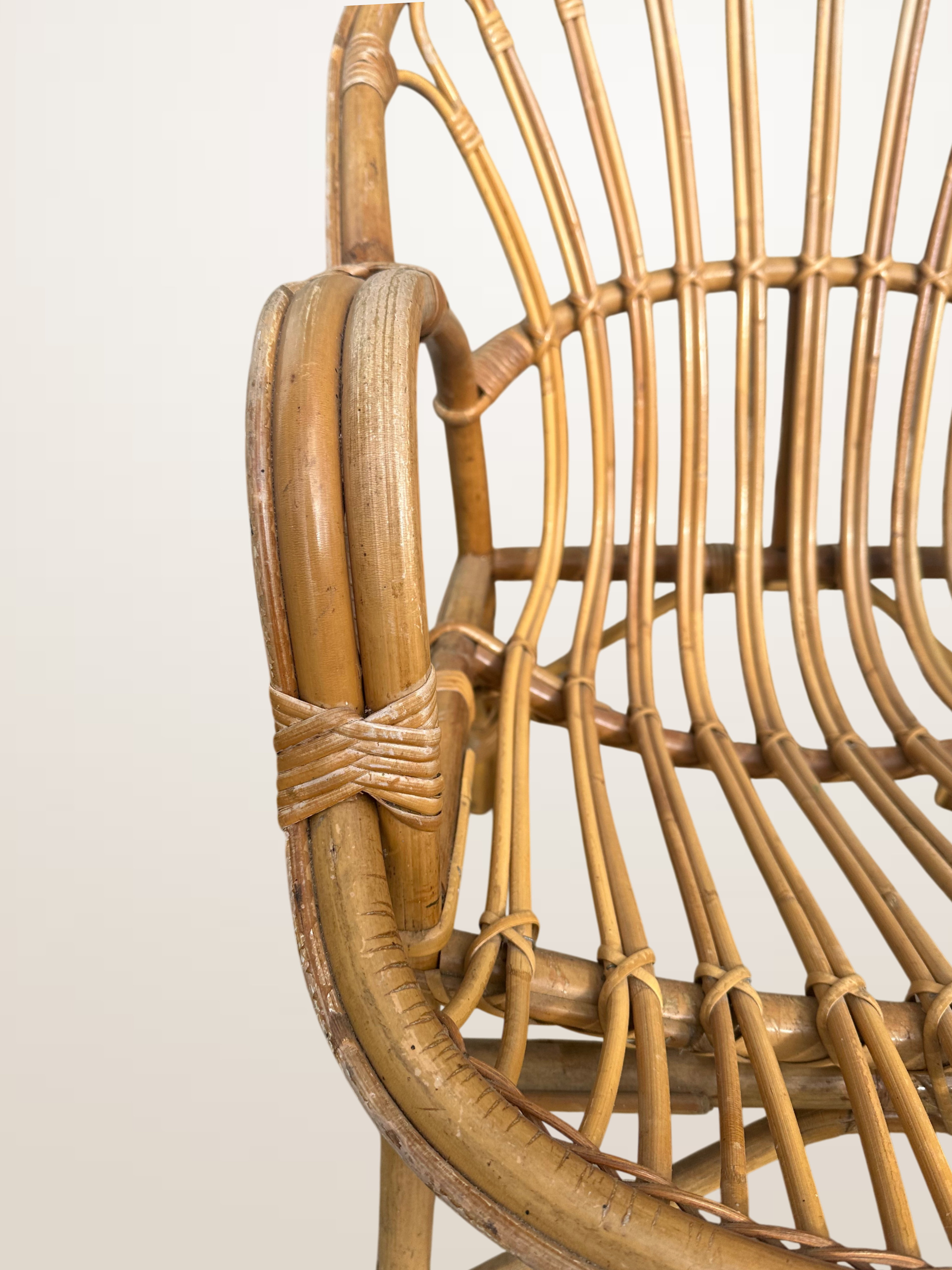 Fauteuil corbeille en rotin