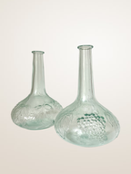 Paire de carafes à vin en verre moulé