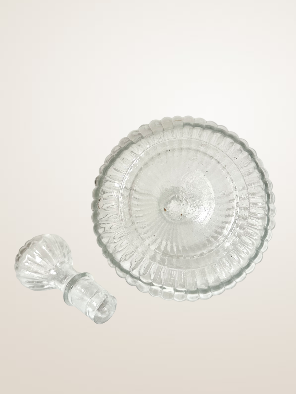 Carafe à liqueur en verre godronné