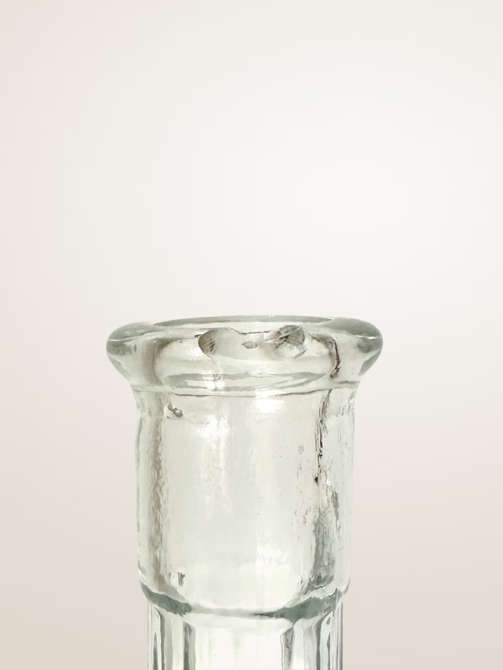 Carafe à liqueur en verre godronné