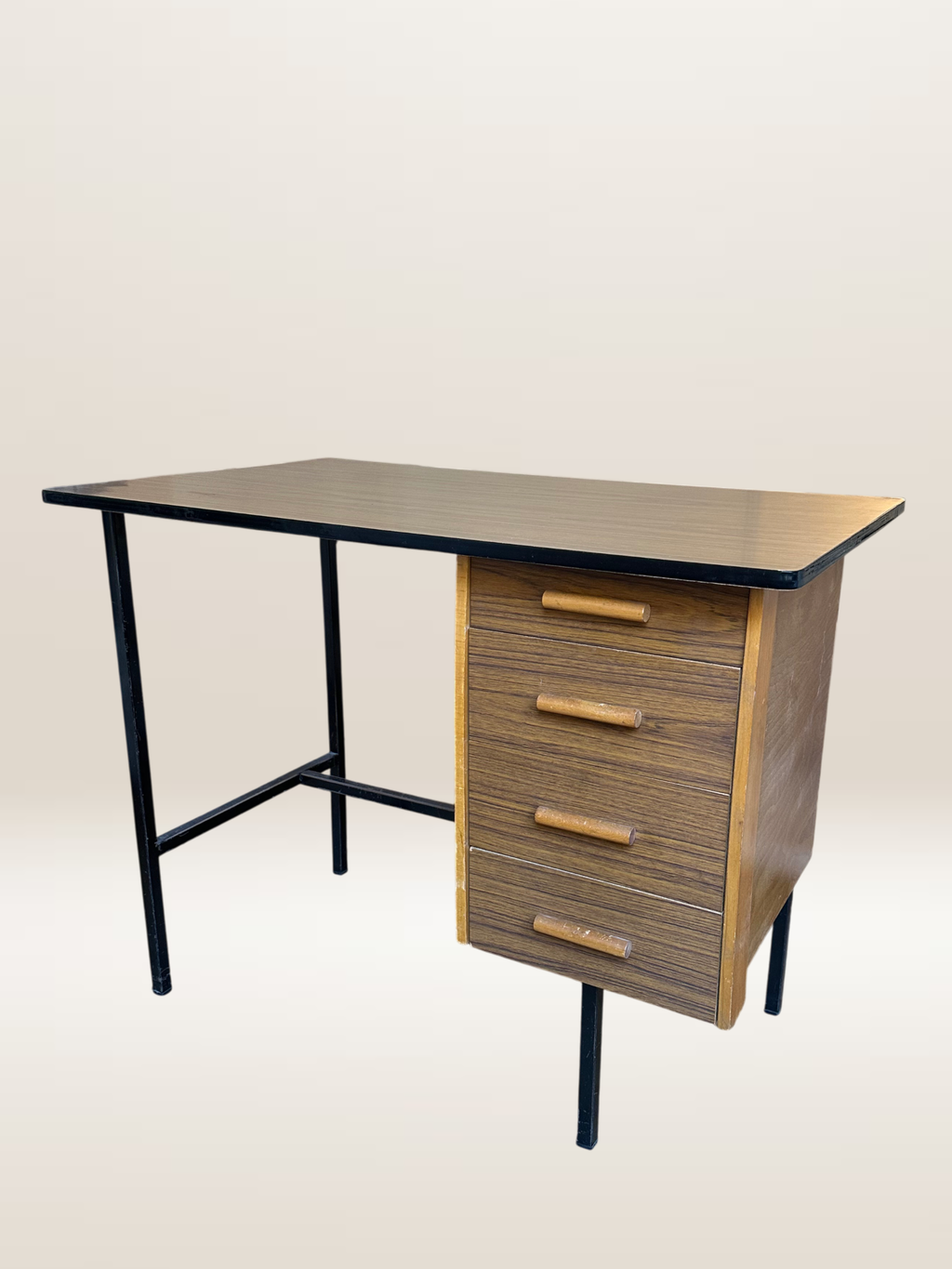 Bureau vintage en formica et métal