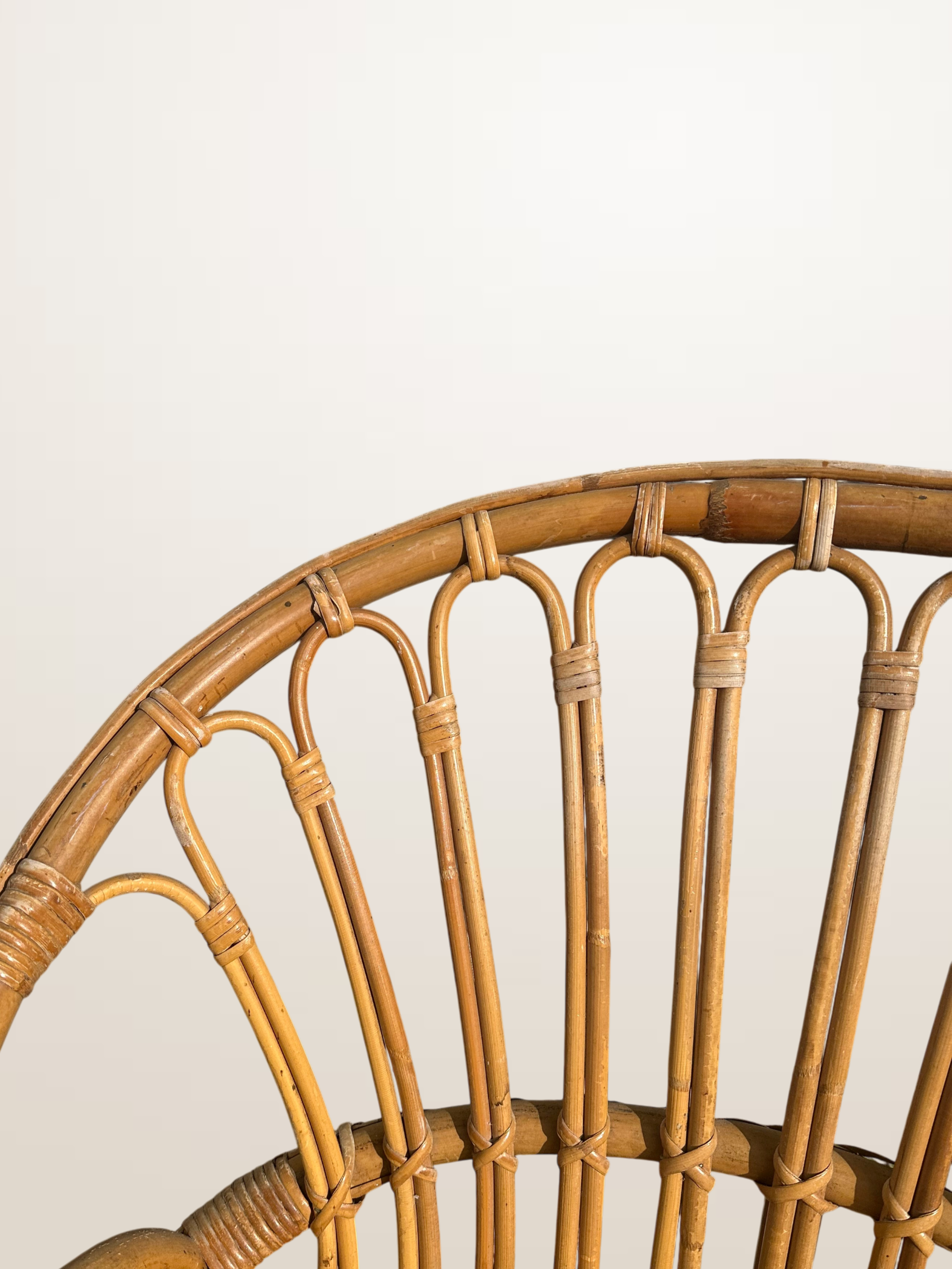 Fauteuil corbeille en rotin