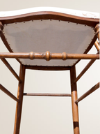 Paire de chaises volantes avec assise tapissée