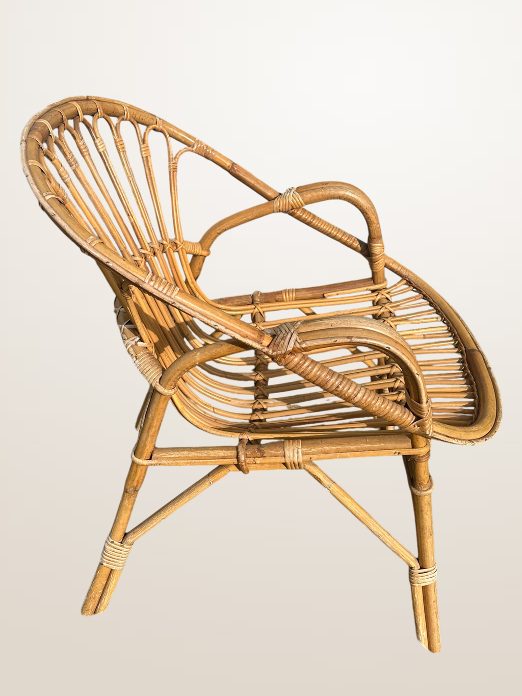 Fauteuil corbeille en rotin