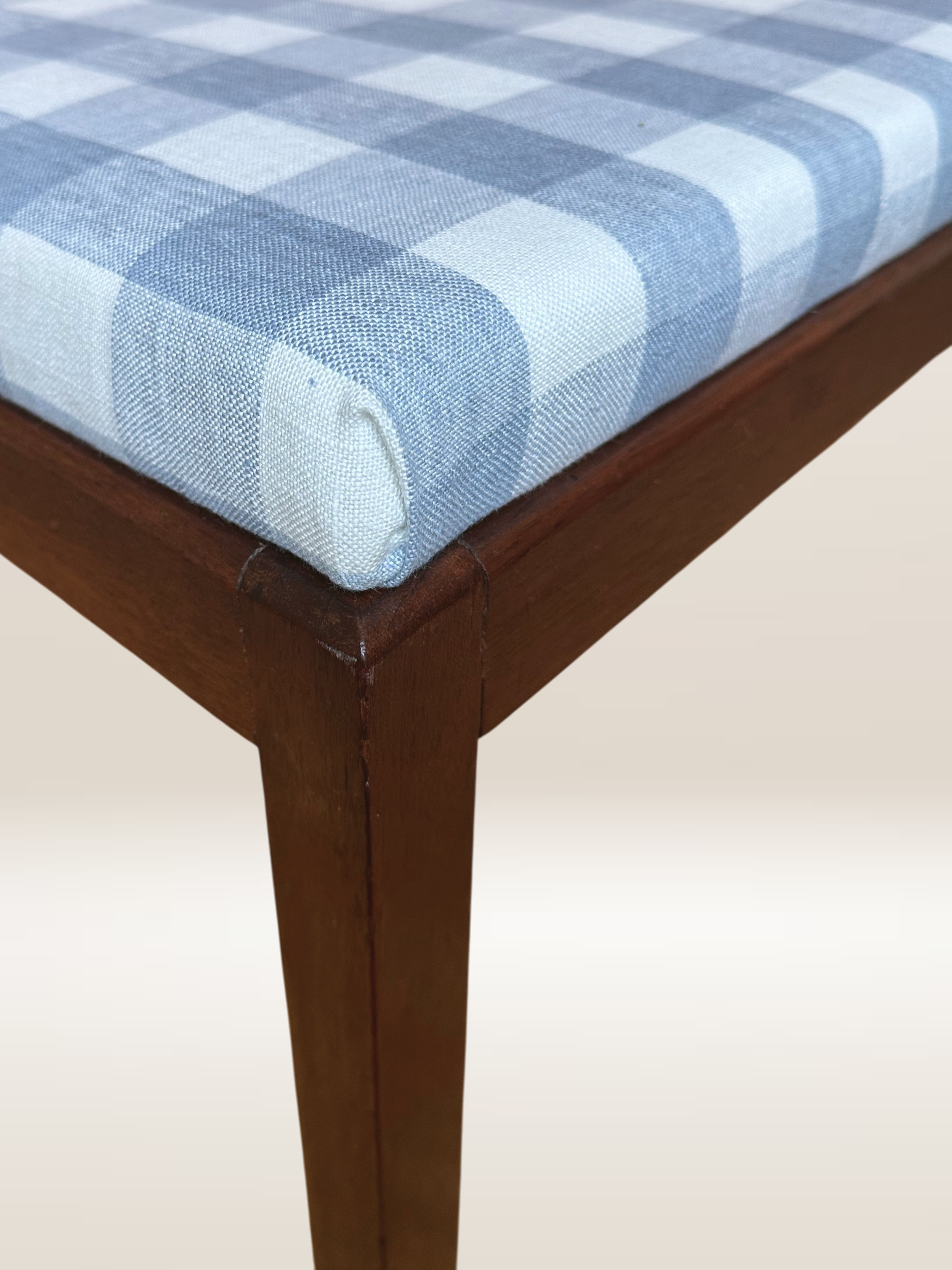 Table basse ottoman en bois et tissu vichy