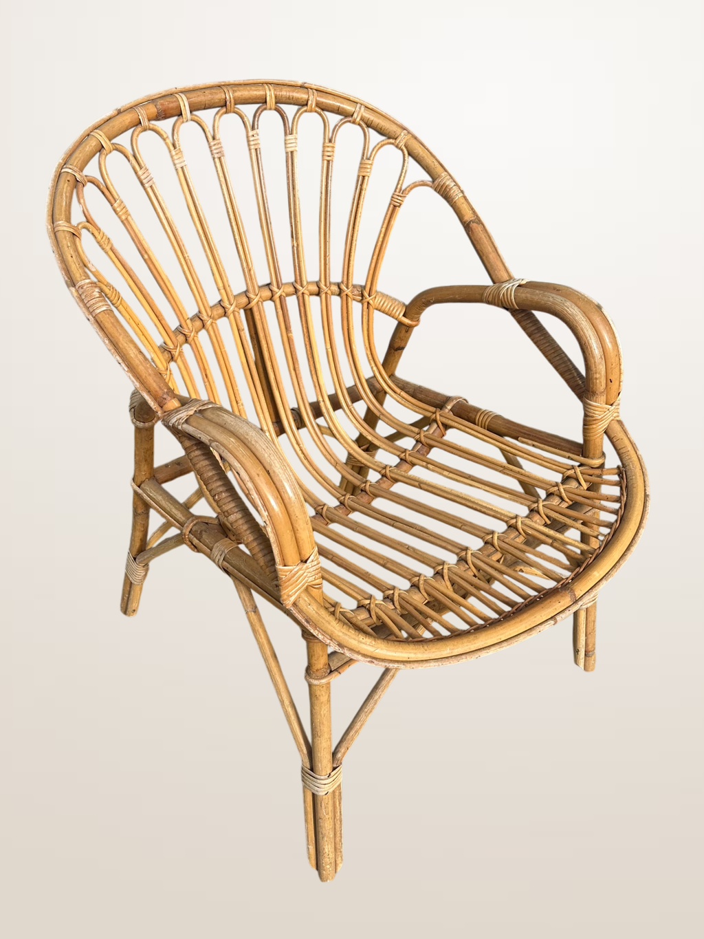 Fauteuil corbeille en rotin