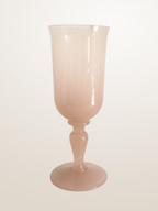 Vase sur pied en opaline rose