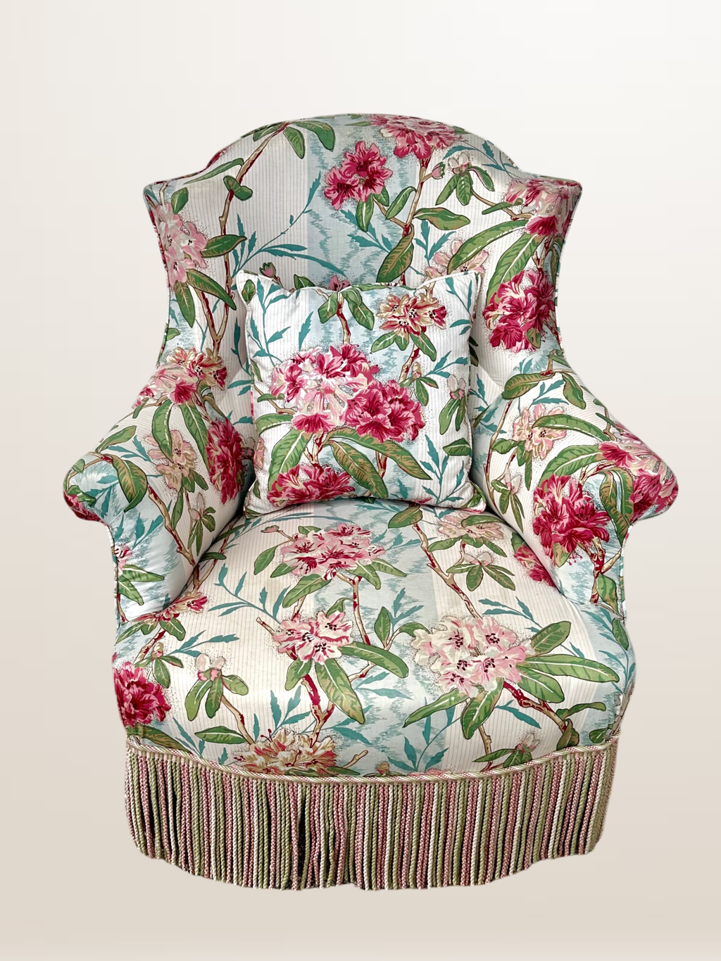 Fauteuil crapaud style Napoléon III, tissu fleuri avec coussin