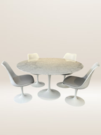 Table à manger Tulip en marbre statuario ⌀ 120 cm par Eero Saarinen pour Knoll