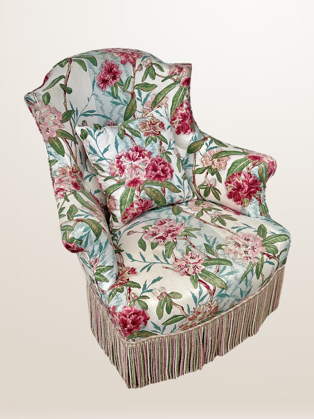 Fauteuil crapaud style Napoléon III, tissu fleuri avec coussin