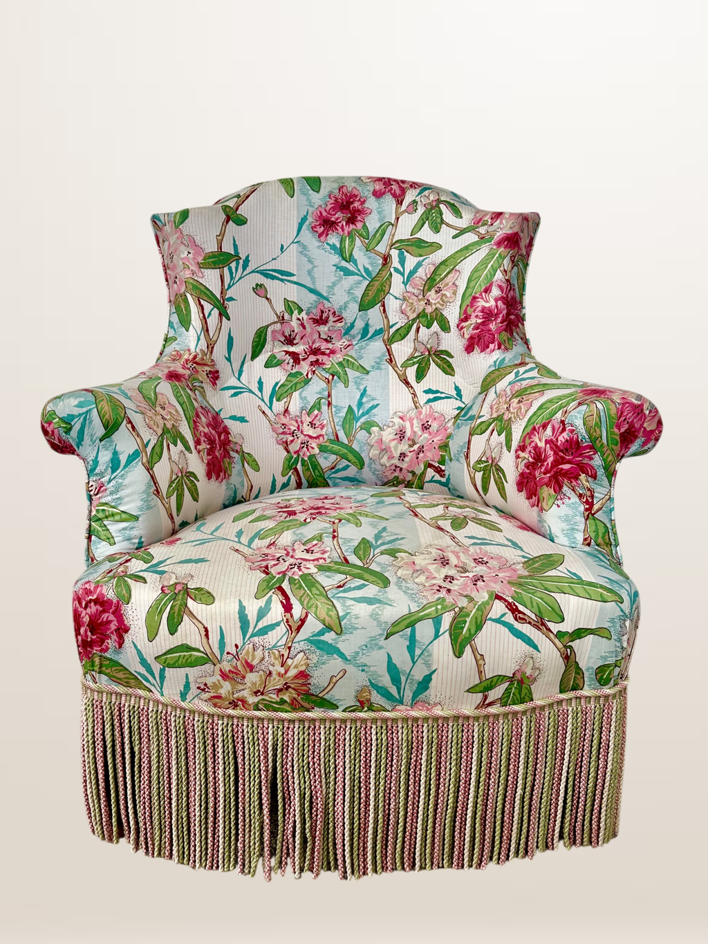 Fauteuil crapaud style Napoléon III, tissu fleuri avec coussin