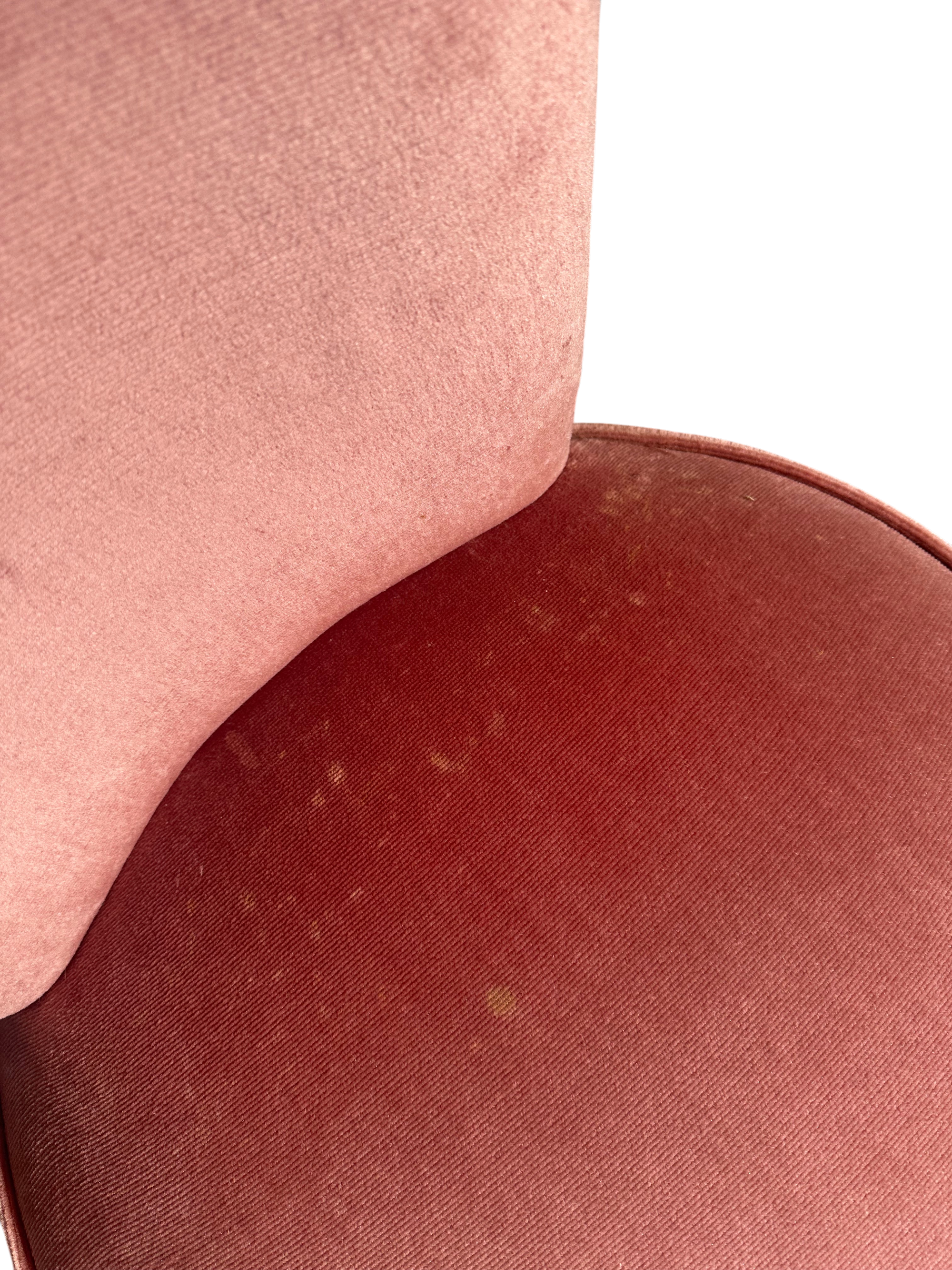Paire de chauffeuses crapauds en velours rose